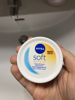 Photo de l’emballage : nivea soft daily uv